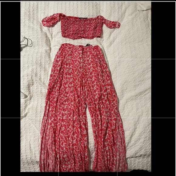 Hot pink pant & off the should top! - Picture 2 of 2